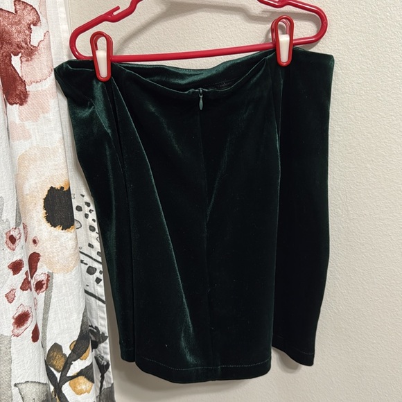 Women’s Chiquease Lapel Neck Single Button Green Velvet Blazer & Skirt Set. Sz M - Picture 13 of 16